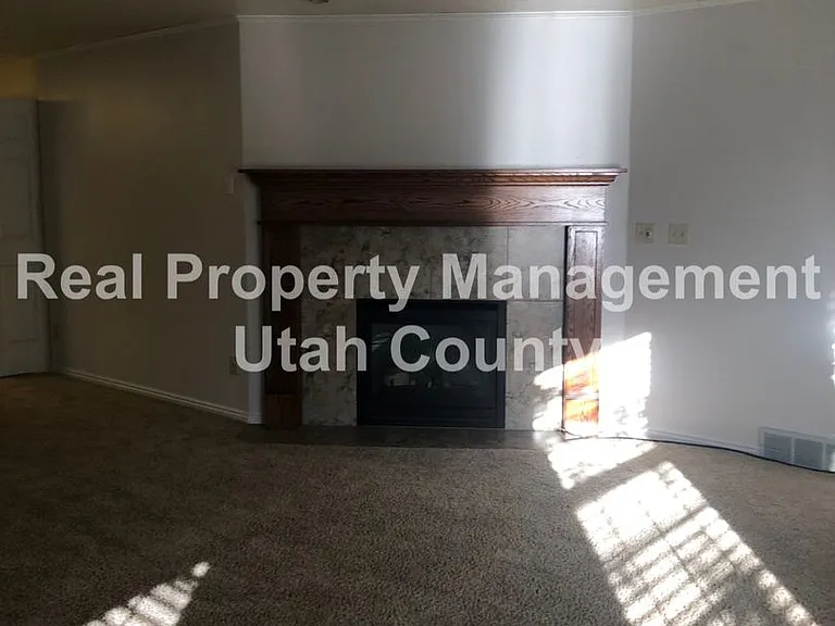1639 N 1200th St E — Photo 24