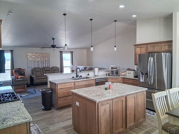 3rd image of 1183 E Desert Cove Dr