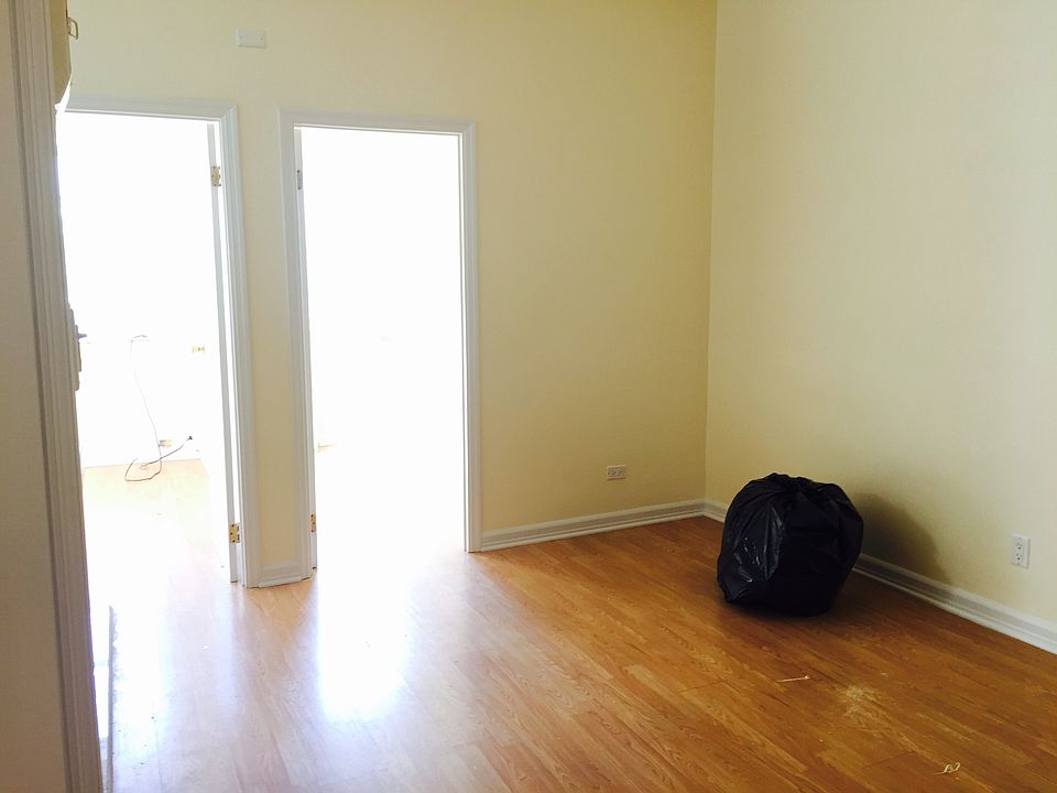 1st image of 3261 43rd St APT 2R