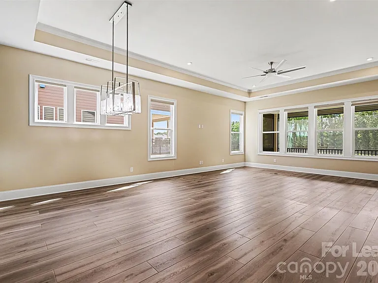 2026 Lake Como Dr — Photo 11