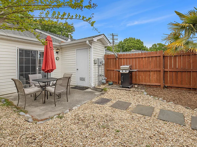 1518 Blaze Ln — Photo 23