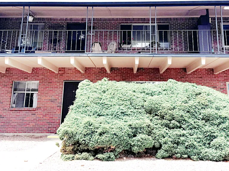 434 Valley Hi Cir #B24 — Photo 5