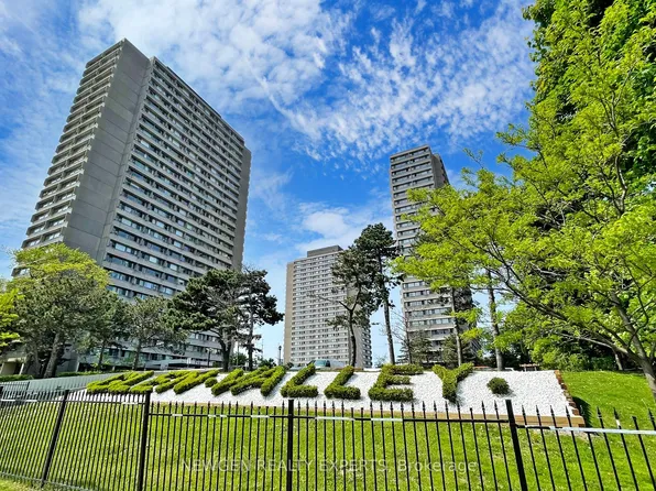 715 Don Mills Rd, Toronto, ON