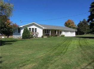 13858 Schang Rd, East Aurora, NY 14052