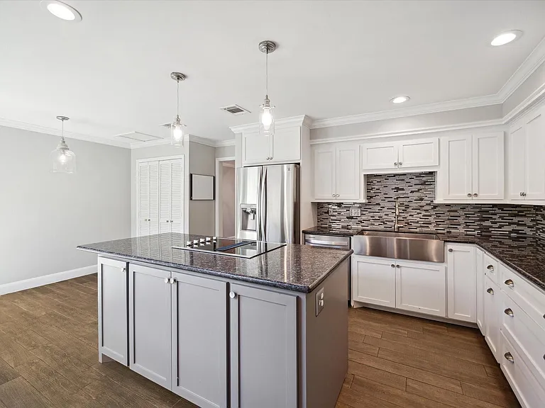 1311 Ambergate Dr — Photo 7