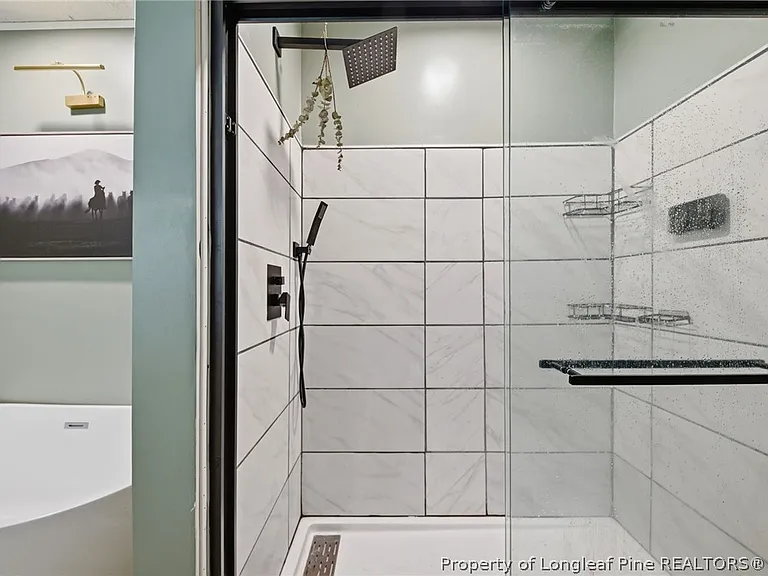 202 N Jackson St — Photo 15