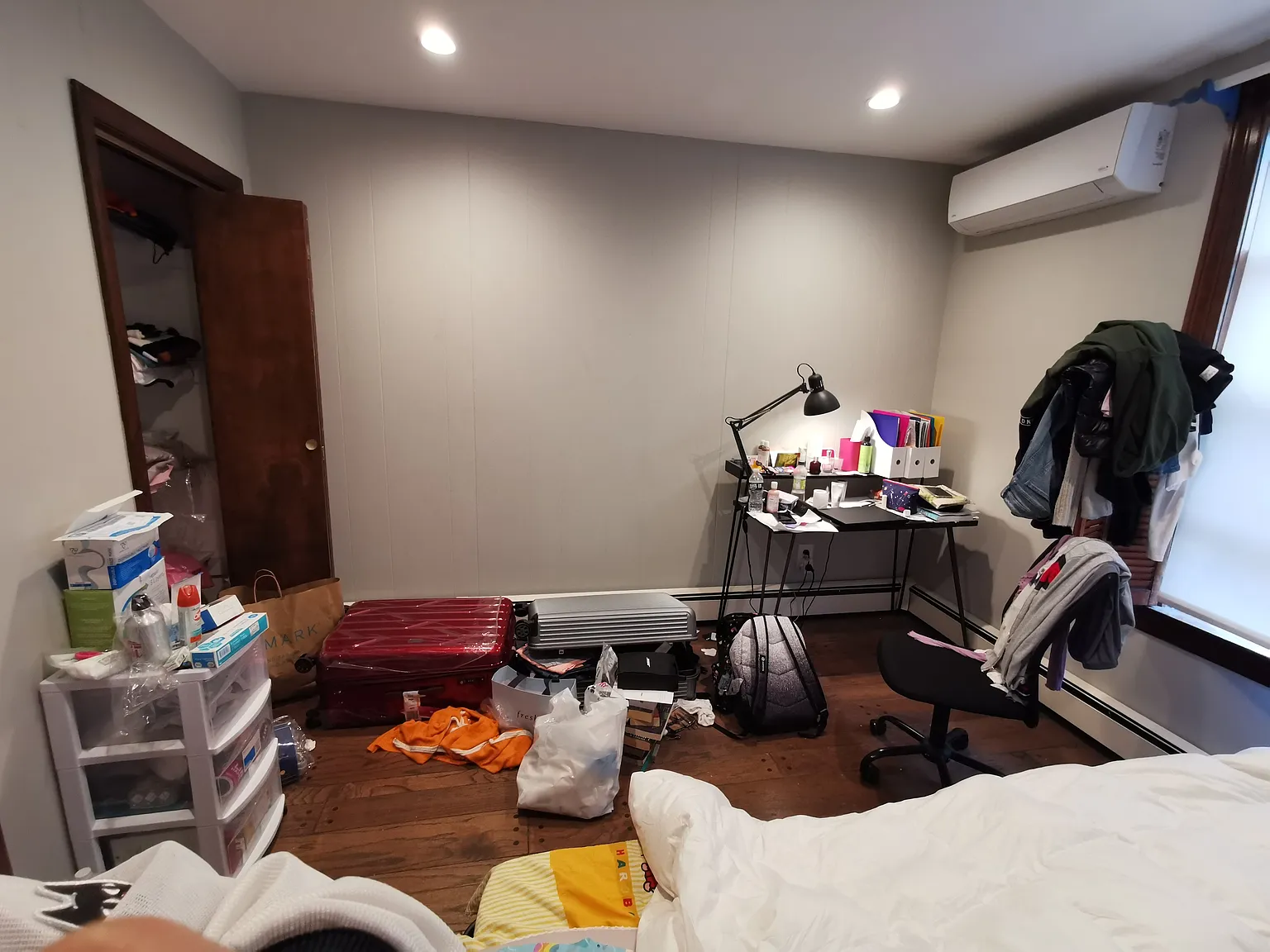 3 bed, 1000 sqft, $4,550 — Photo 3