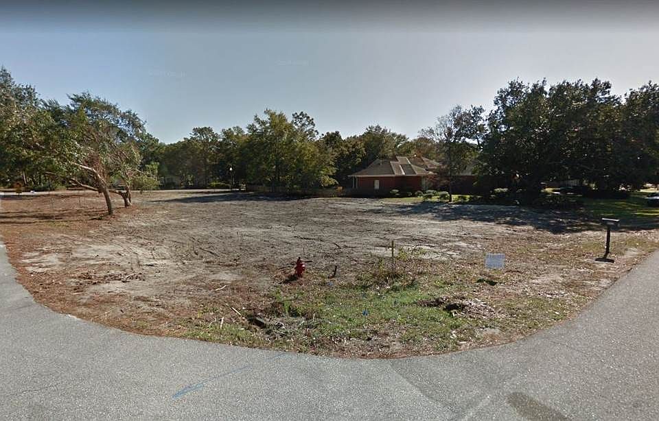2nd image of 1312 East Fairway Dr