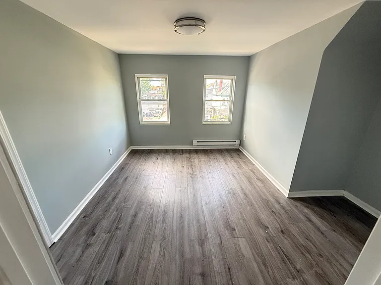 454 Park Ave #2 — Photo 4