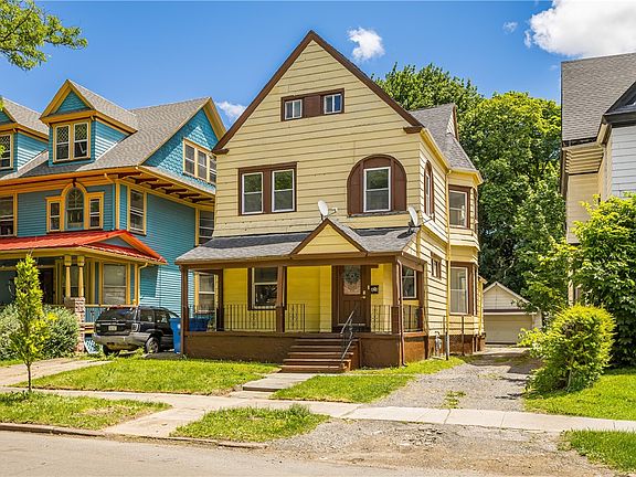 2nd image of 474 Alexander St