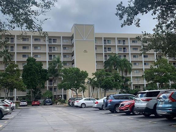 4th image of 7260 Kinghurst Dr APT 105