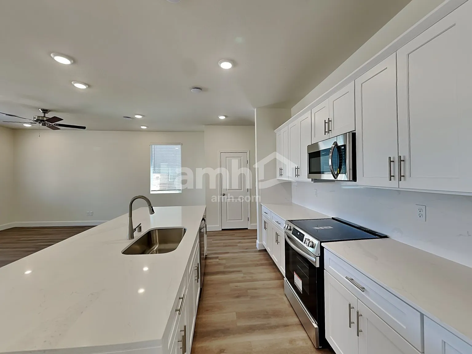 4 bed, 3.0 bath, 2239 sqft, $2,815 — Photo 4