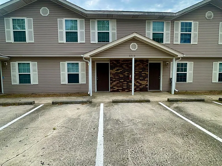 2210 E Macs Ct — Photo 2