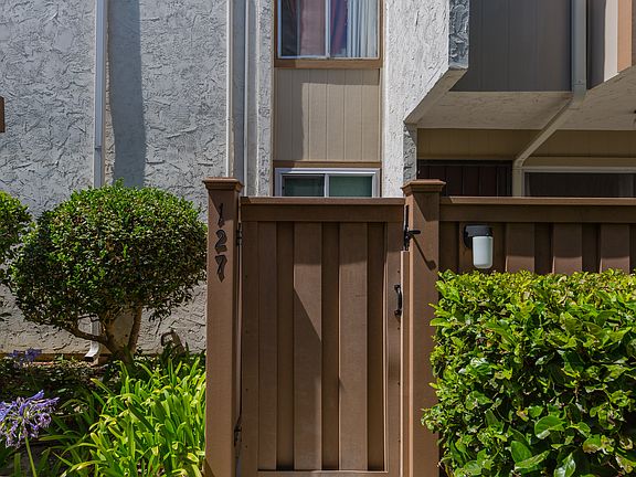 5th image of 3549 Castle Glen Dr Unit 127