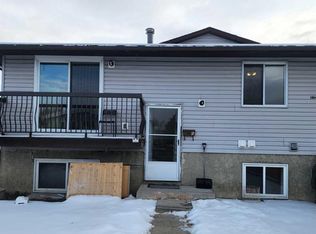 1404 N 43rd St SE #B, Calgary, AB T2A 5E7