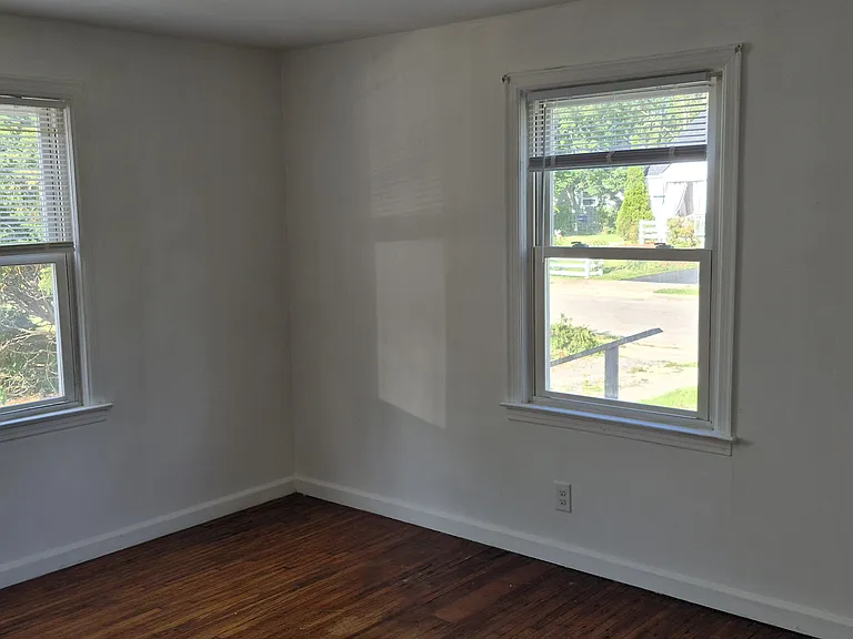 2553 Lexington Ave — Photo 7