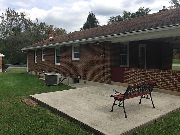5th image of 902 Clearwater Ave
