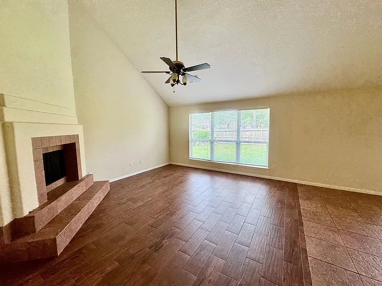 2601 Easton Springs Ct — Photo 13