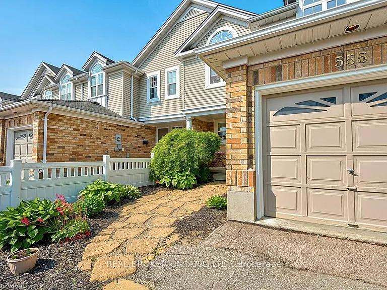 555 Mariner Dr — Photo 3