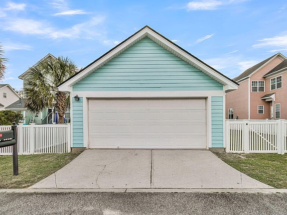 5th image of 204 Hydrangea St