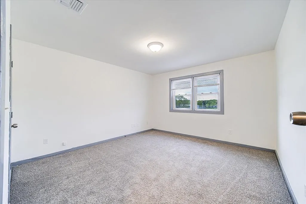 1 bed, 700 sqft, $1,550 — Photo 3