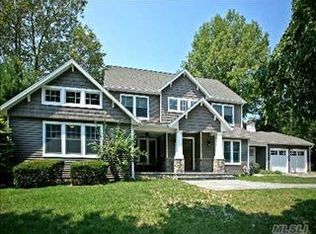 21 Farmview Rd, Port Washington, NY 11050