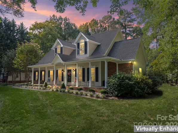 390 Robinson Rd, Mooresville, NC 28117