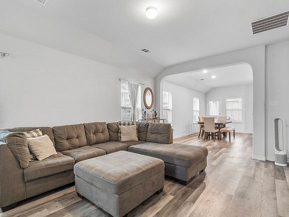 3rd image of 2529 Bear Oak Dr