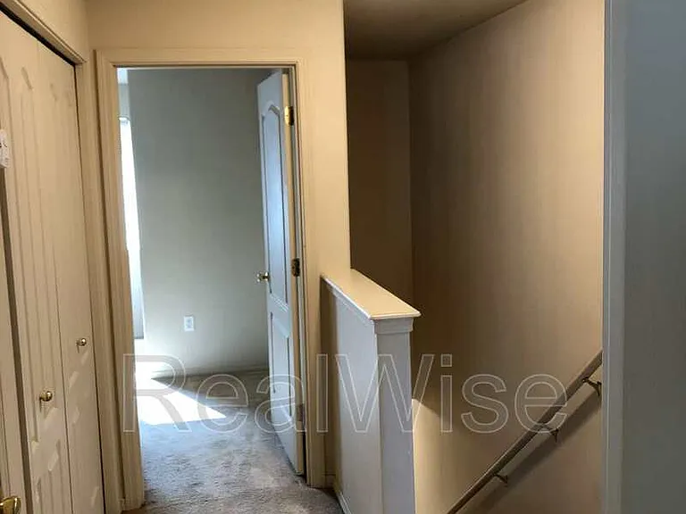 2621 NW Cedar Ave #4 — Photo 9