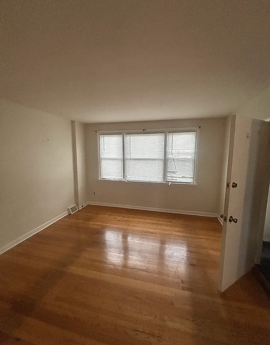 2 bed, 1200 sqft, $1,425 — Photo 3