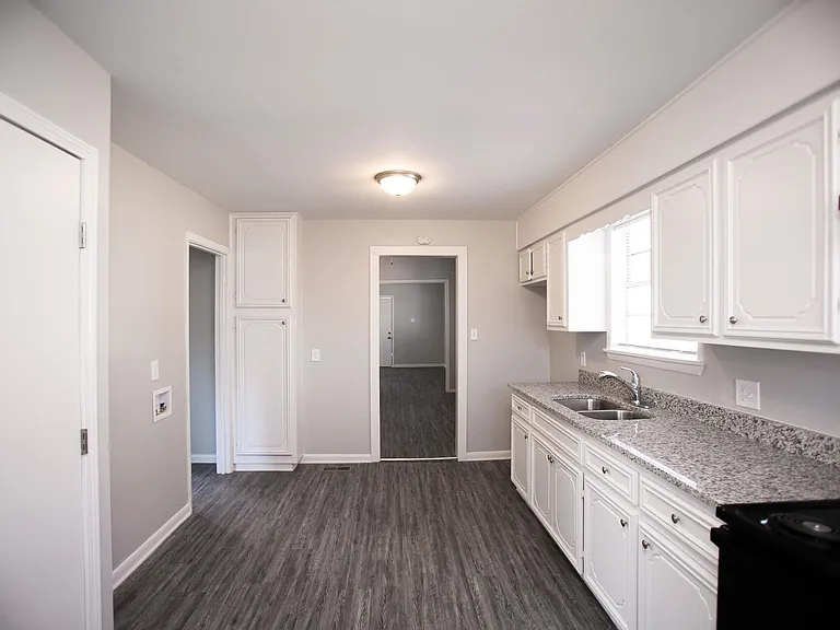 3119 S Izard St — Photo 5