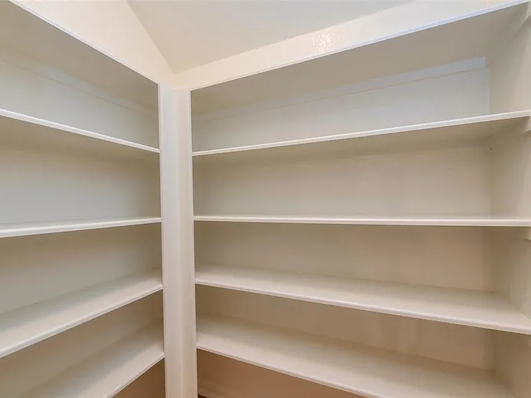 6906 Patterson Dr — Photo 14