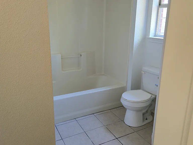 405 Alpine St — Photo 10