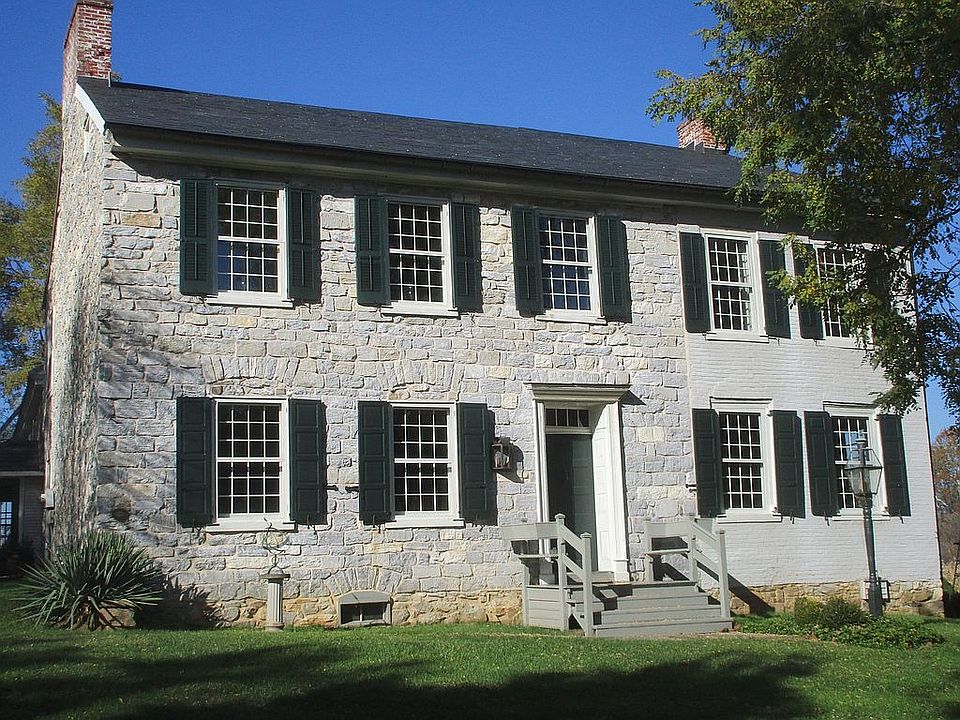 2nd image of 9 Old Colebrook Rd