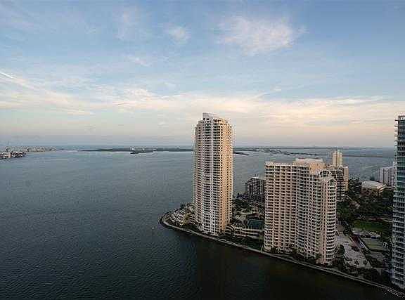 3rd image of 325 Biscayne Blvd #3015