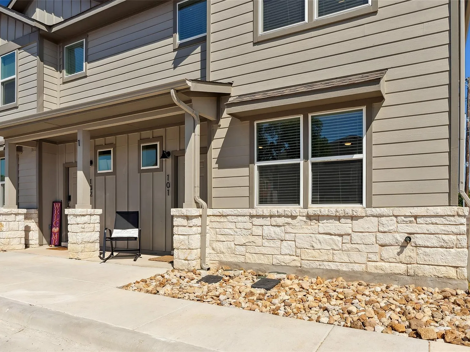 2 bed, 2.5 bath, 1086 sqft, $1,550 — Photo 1