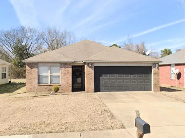 304 Saunders Dr, North Little Rock, AR 72117