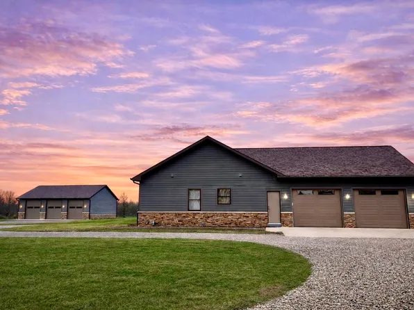 16054 Division Dr, Marshall, MI 49068