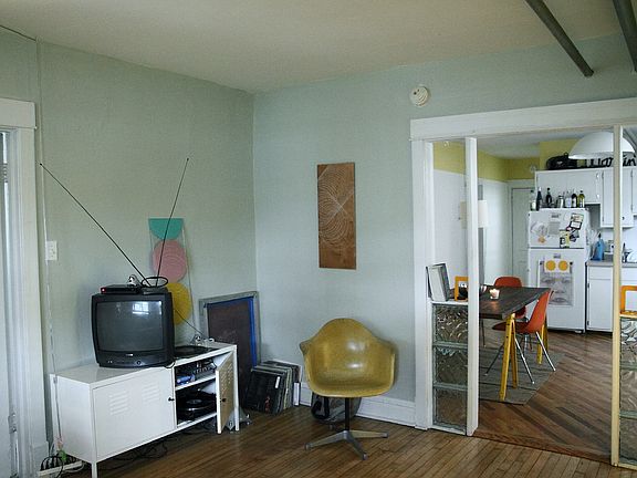 2nd image of 2449 N Fairfield Ave #B