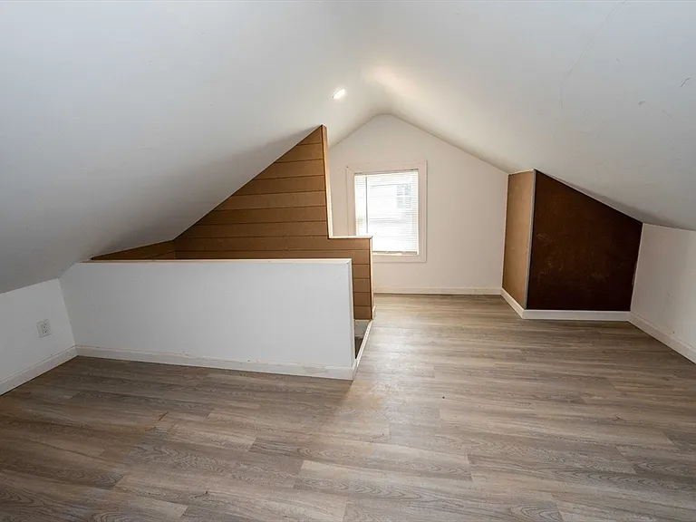 58 Parkway Cres #2 — Photo 9