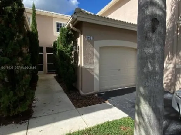 2041 Pompeii Ct, Fort Lauderdale, FL 33327