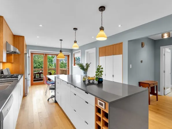 57 W 17th Ave, Vancouver, BC V5Y 1Z5