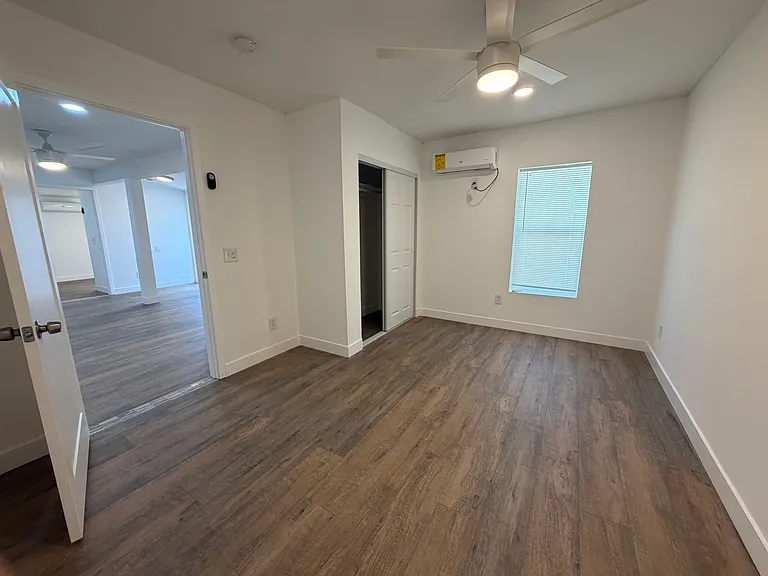 13950 Hesperia Rd #1B — Photo 8