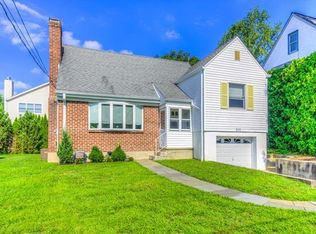 111 Clarence Rd, Scarsdale, NY 10583