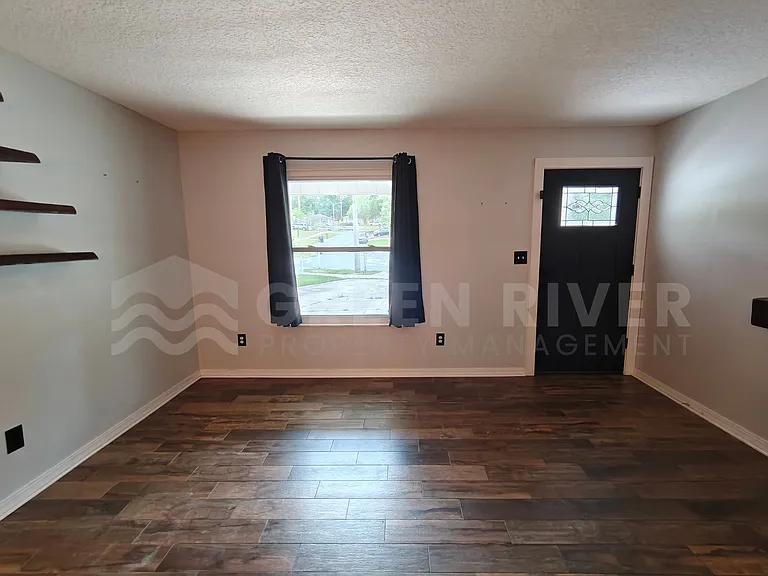 1549 Sonoma Ct — Photo 6