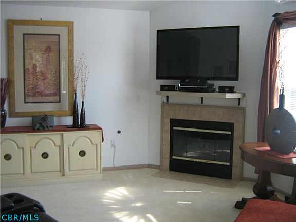 4th image of 33 Peggy Green Ln