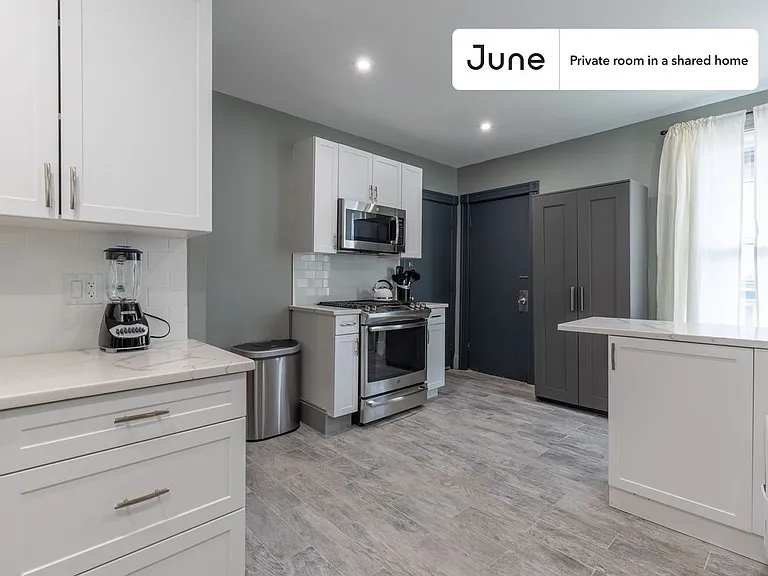 35 Newport St #B — Photo 6