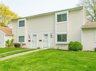 145 Windsorshire Dr, Rochester, NY 14624