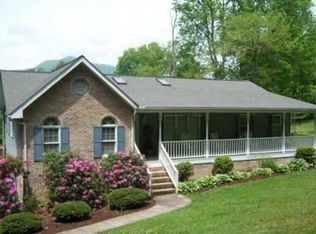 49 Mountain Brook Dr, Candler, NC 28715