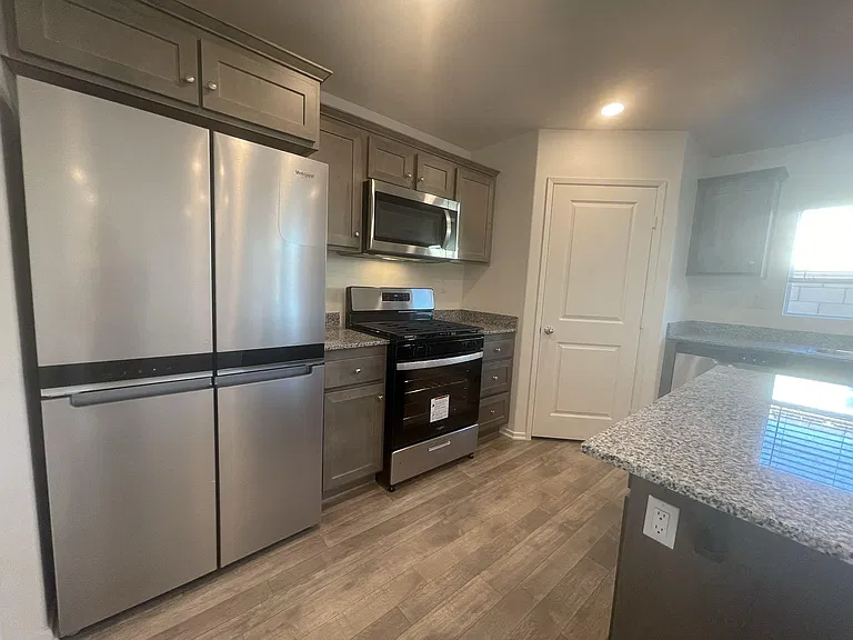 30906 Challenger Ct — Photo 12